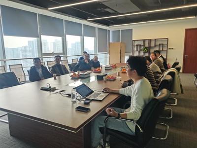 携手同行，共探智慧未来——图书馆代表团赴超星集团河南分公司参观交流